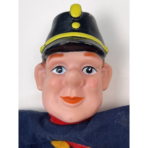 2 VTG JOHN FREILASSING Punch & Judy HAND PUPPETS Queen Police Germany Mr. Rogers - Picture 6 of 10